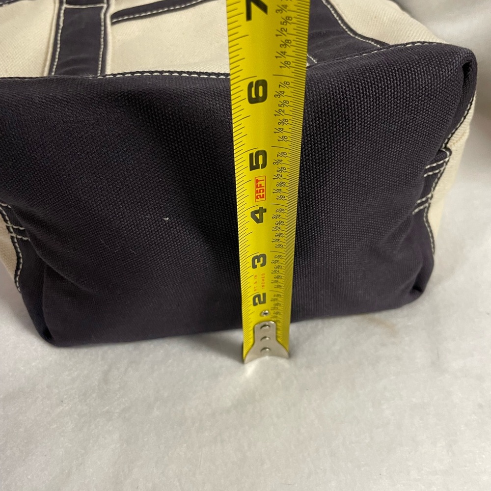 Lands End Stylish Canvas Tote Insulated Lunch Bag with Navy Accents - Picture 9 of 12